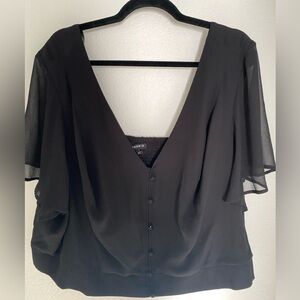 *CLOSING SHOP MUST GO*Torrid cropped blouse